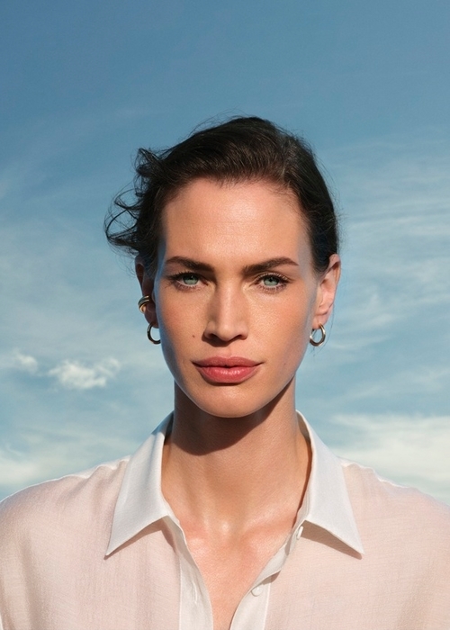 احصلي على بشرة مشدودة بـ7 أيام فقط مع مجموعة Extra-Firming من Clarins