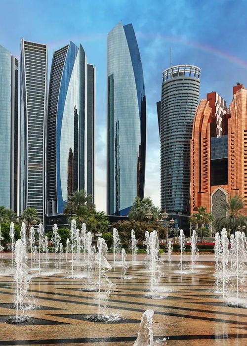 أبوظبي تكشف عن أول ممر مشاة مكيّف في العالم!