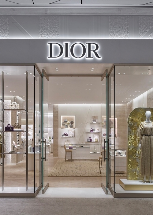 Dior تفتتح بوتيكاً ساحراً في سوليتير الرياض