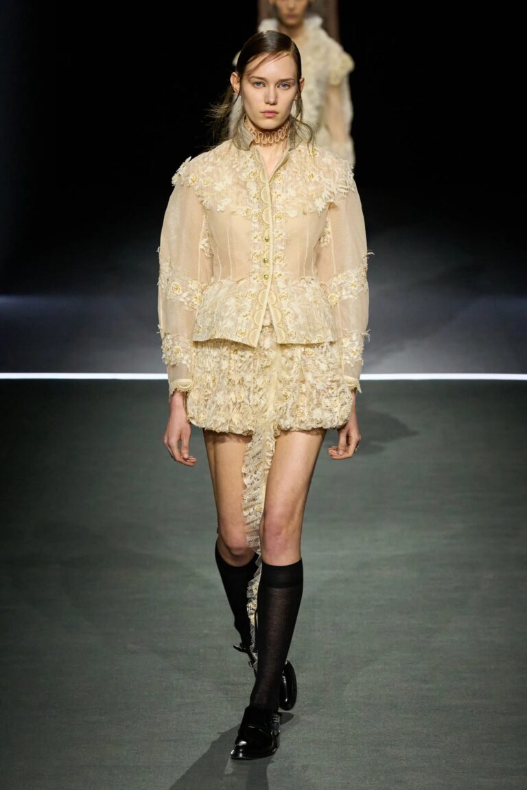 ماريا غراتسيا كيوري تكرّم تاريخ Dior بمجموعة شتاء 2026