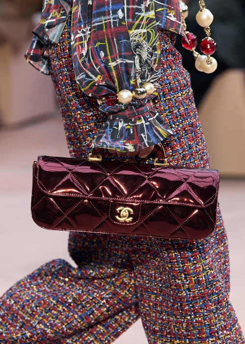 شنط من أسبوع الموضة إلى قائمة أمنيات محررة الموضة