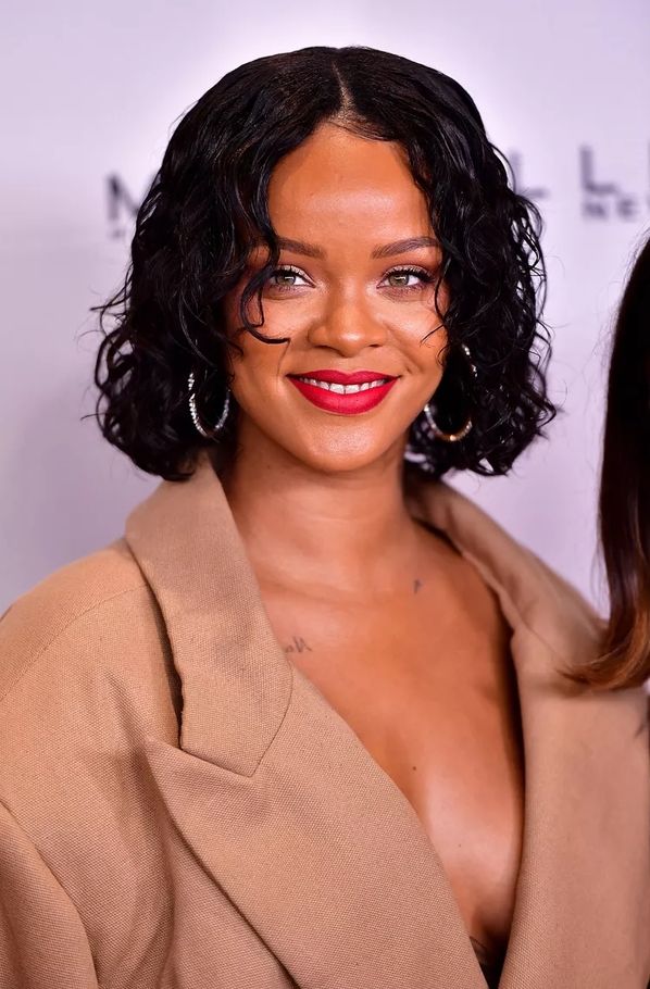 تسريحة Wet-Look Wavy Bob