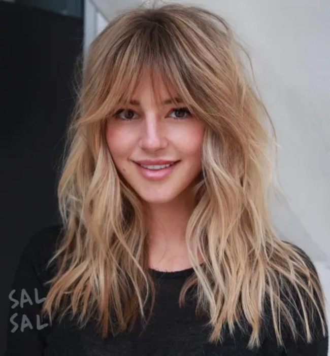 تسريحة Shattered Bronde Shag with Bangs