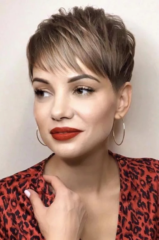 تسريحة Choppy Pixie