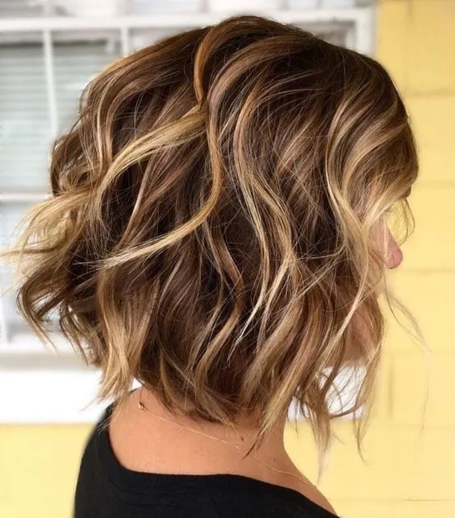 تسريحة Curly Swing Bob