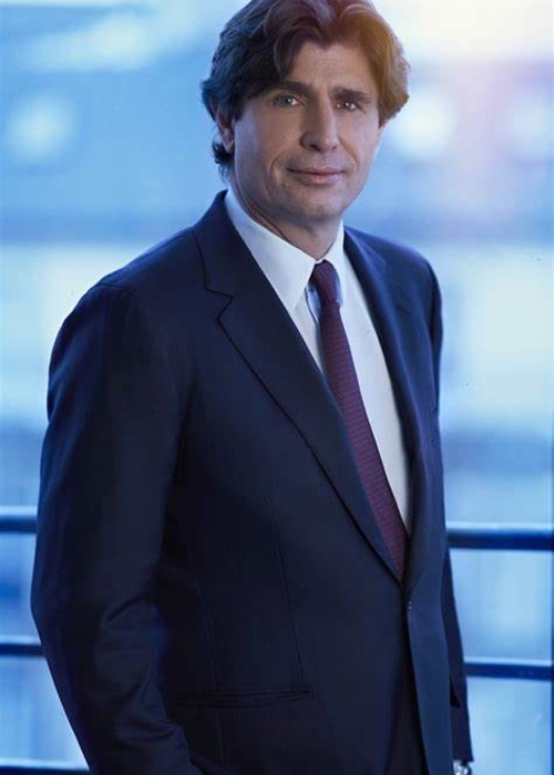 يشاركنا Philippe d’Ornano رحلته الملهمة، والطريق الثابت الذي تتبعه علامة Sisley في صناعة الجمال