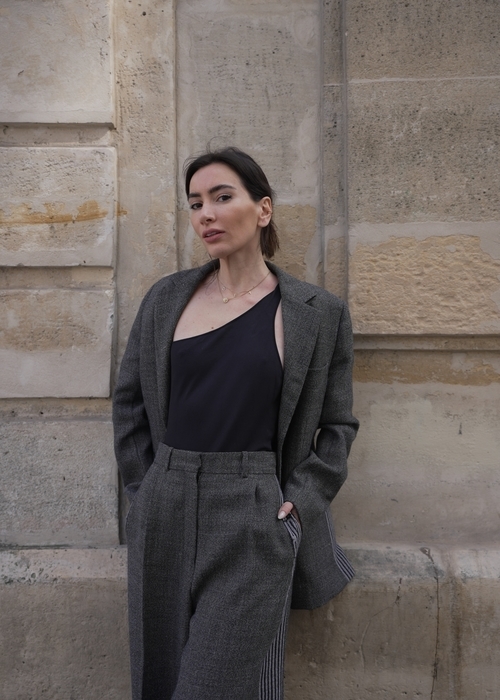 جولة خاصة في معرض Corps et Âmes في Bourse du Commerce – Pinault Collection مع Sara Abou-Khalil