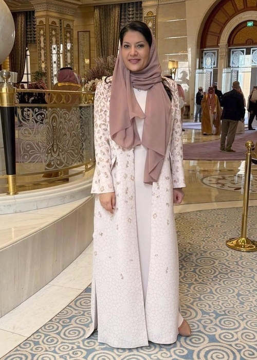 الأميرة ريما بنت بندر بن سلطان آل سعود متألقة خلال استقبال الرئيس ترامب