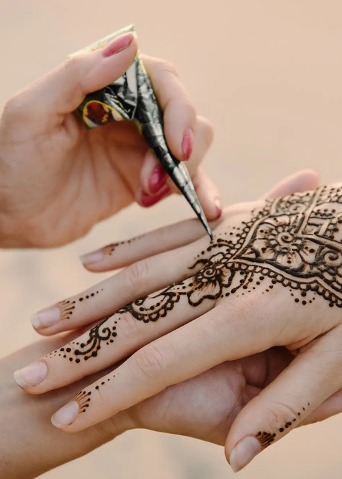 نقش حناء هندي: جمالٌ لا يُضاهى!