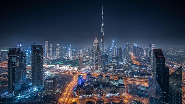 الإمارات تفاجئ العالم: ChatGPT Plus مجاناً لسكان دولتها