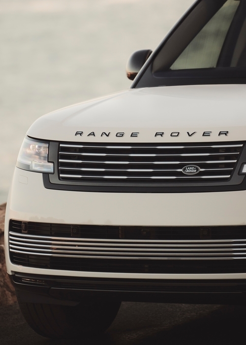 المزيد من الفخامة مع خدمة التصميم حسب الطلب الجديدة SV من Range Rover