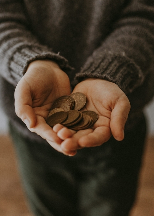 ما هو تفسير اعطاء الميت نقود معدنيه في الحلم؟