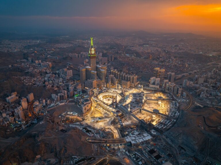 مفاجآت تهزّ المسرح في مهرجان الرياض للكوميديا!
