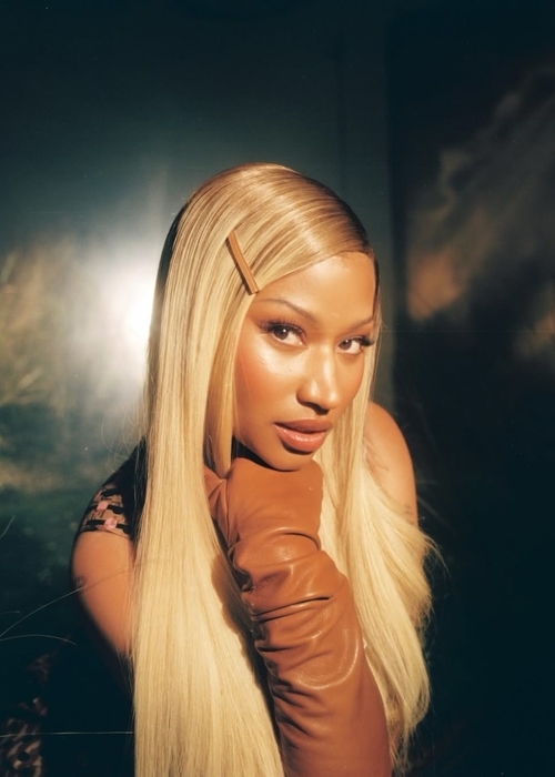 تحدي نيكي ميناج يتصدر تيك توك!