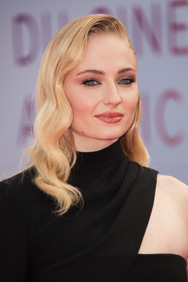 تسريحة Polished Waves