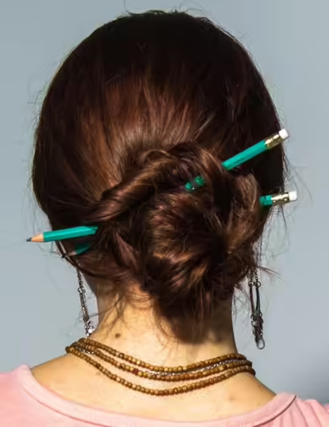 تسريحة Artsy Bun