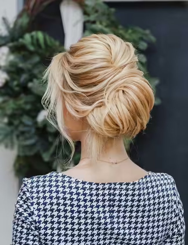 تسريحة Modern French Twist
