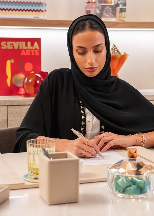 تعاون يجمع تاناغرا و نورة شوقي بمناسبة يوم المرأة الإماراتية
