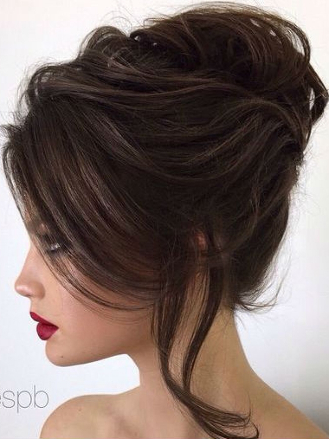 تسريحة Elegant French twist updo