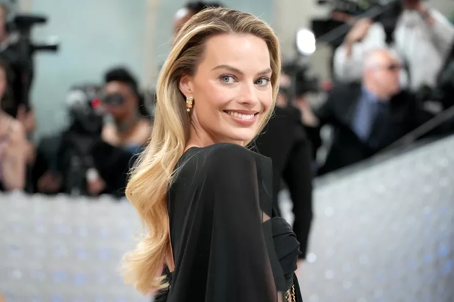 تسريحة Old Hollywood Waves