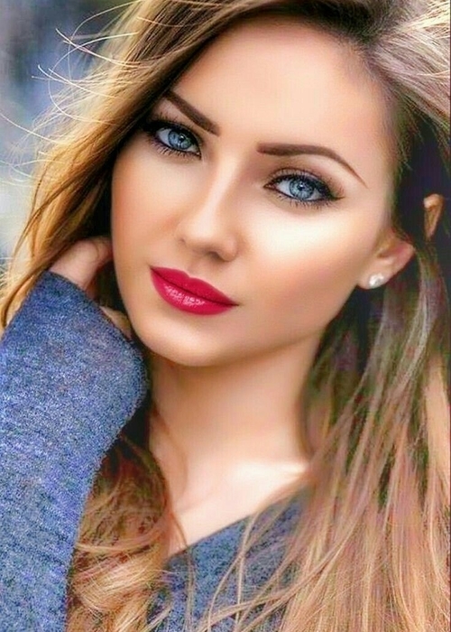 رؤية العيون الزرقاء في المنام: مجرد لون بمعان عديدة!