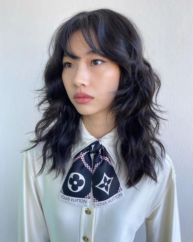 قصة Hush Cut with Wispy Fringe