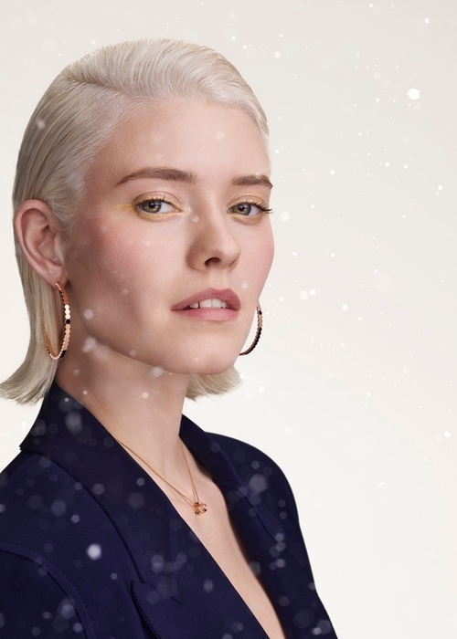 Chaumet تكشف عن سحر المجوهرات في موسم الأعياد