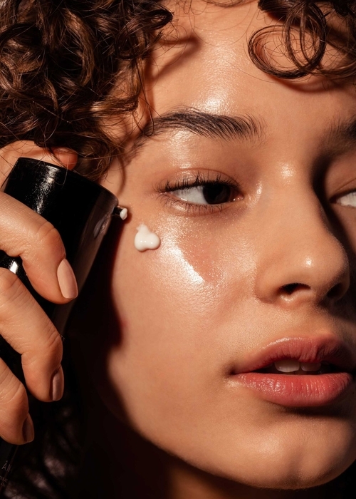 افضل منتجات حمض الأزيليك للبشرة الحساسة