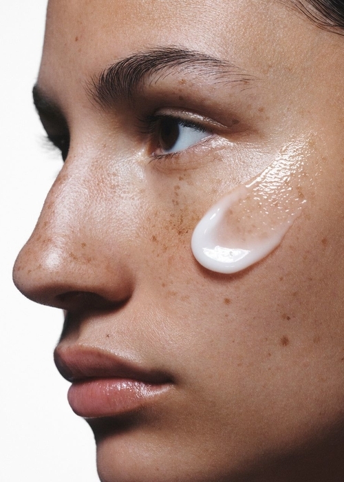 أفضل مرطبات الشتاء للبشرة المعرضة لحب الشباب