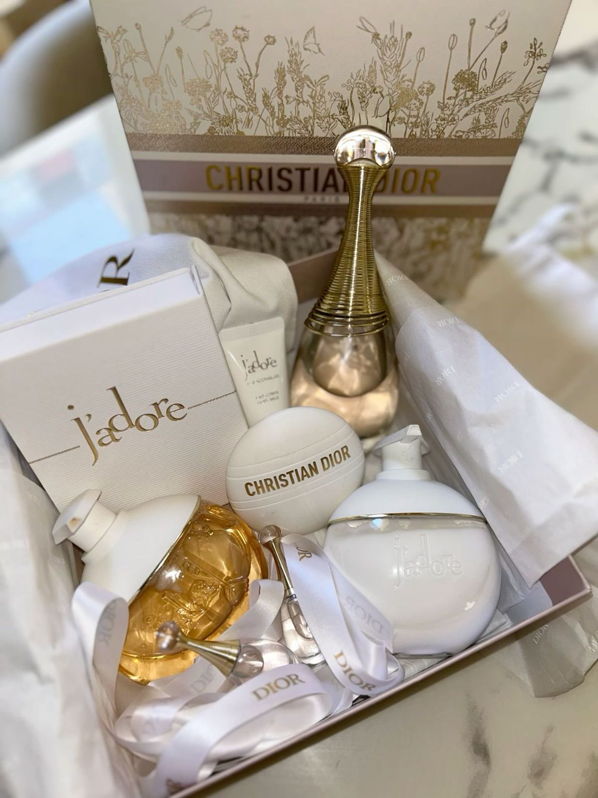 عطر ديور جادور (Dior J’adore)