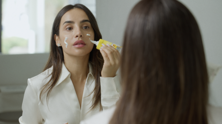 رباب جلالي تشاركنا سرّها في الحفاظ على نضارة بشرتها مع Glow & Lovely UV DUO