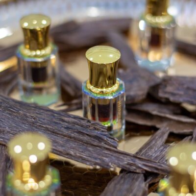 دهن العود للشعر: فائدة جمالية وروائح عطرية لا توصف!