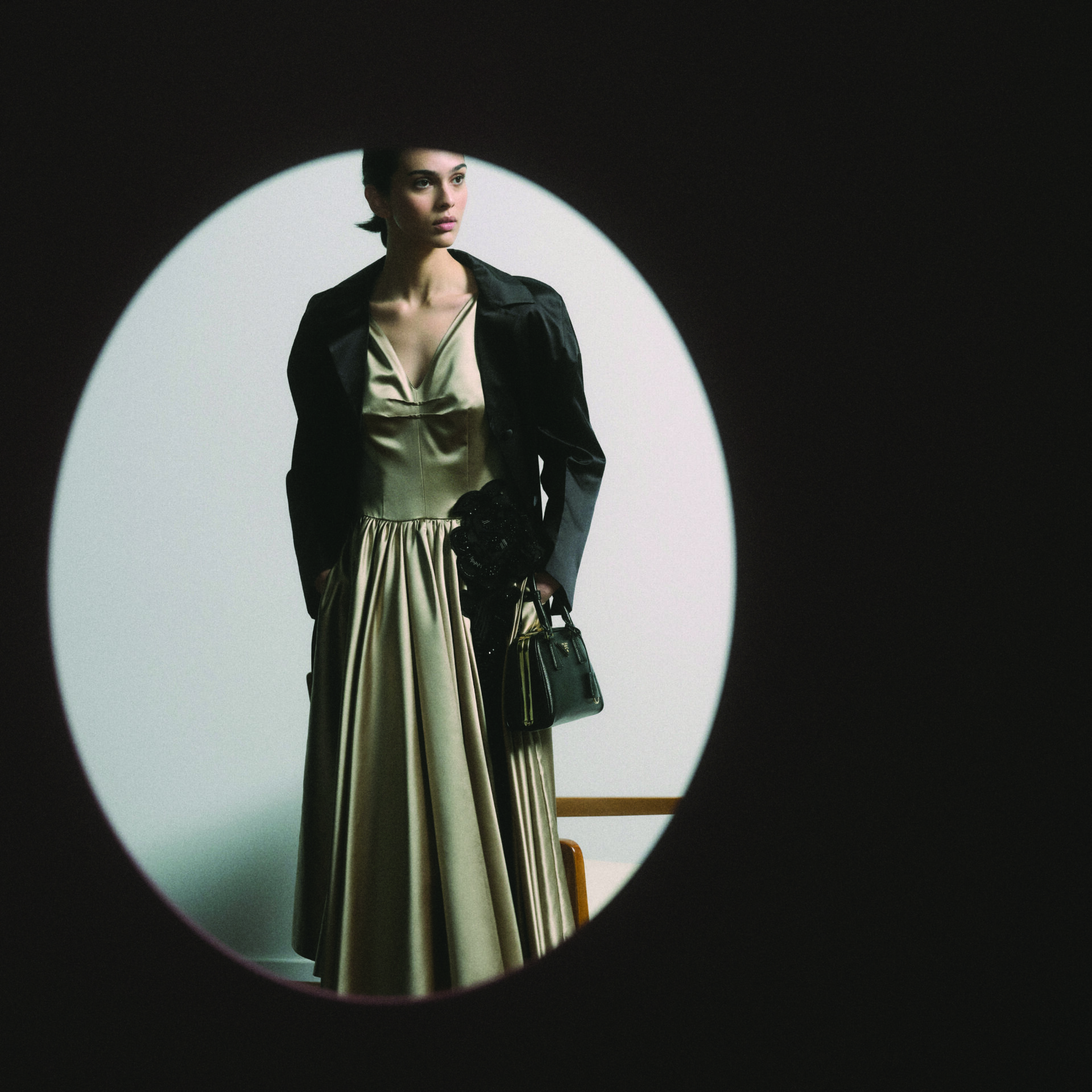 أناقة مدروسة وهادئة اختارتها لك العلامة العريقة Prada لرمضان 2026