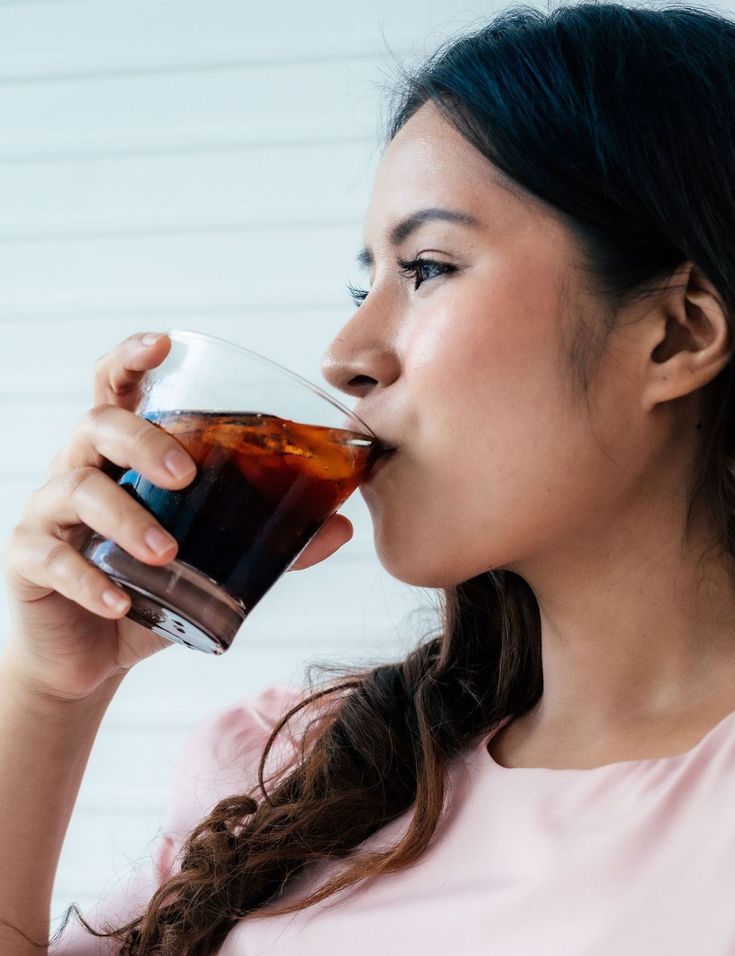 اضرار المياه الغازية… لماذا استهلاكها خطير؟