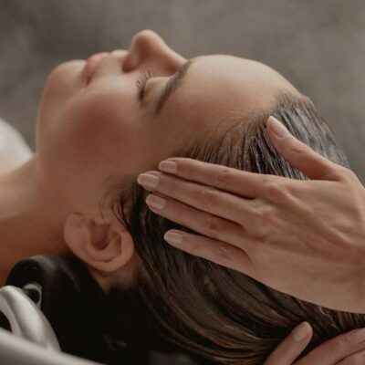 ما هي مدة وضع الحناء على الشعر؟