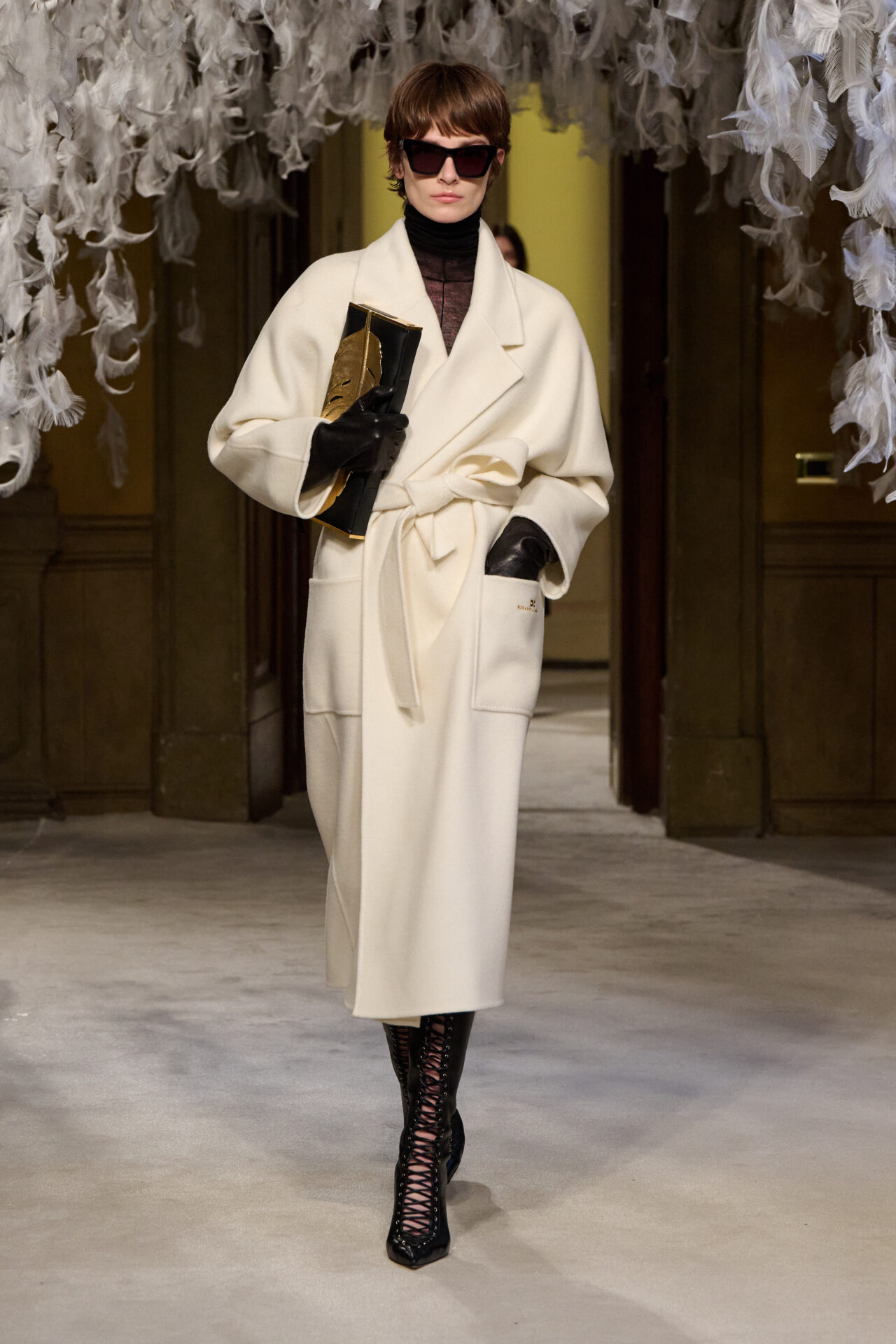 مجموعة Elisabetta Franchi  لشتاء 2026  أناقة فيكتورية بنظرة معاصرة