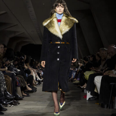 جولة على عروض الأزياء التي كشفت عن تصاميم أهم العلامات التجارية!