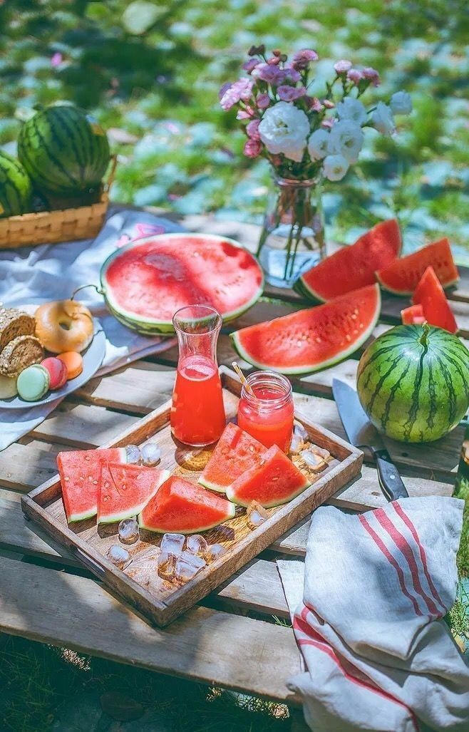 تفسير حلم اكل البطيخ… معلومات مثيرة ودلالات غريبة!