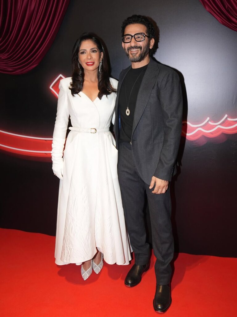 أحمد حلمي يكشف عن لوحة قديمة لمنى زكي