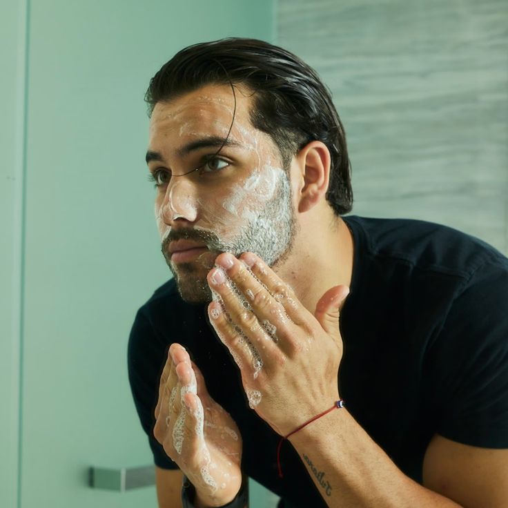 أفضل 10 منتجات غسول الوجه للرجال