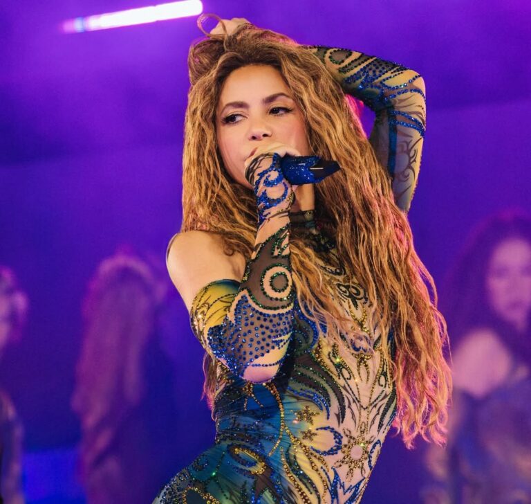 شاكيرا تشعل المسرح وتقدم حفلًا سيشهد له التاريخ