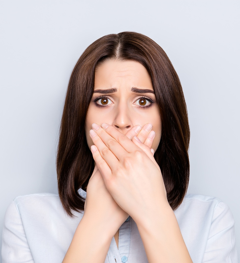 ما سبب التلعثم في الكلام عند الكبار؟