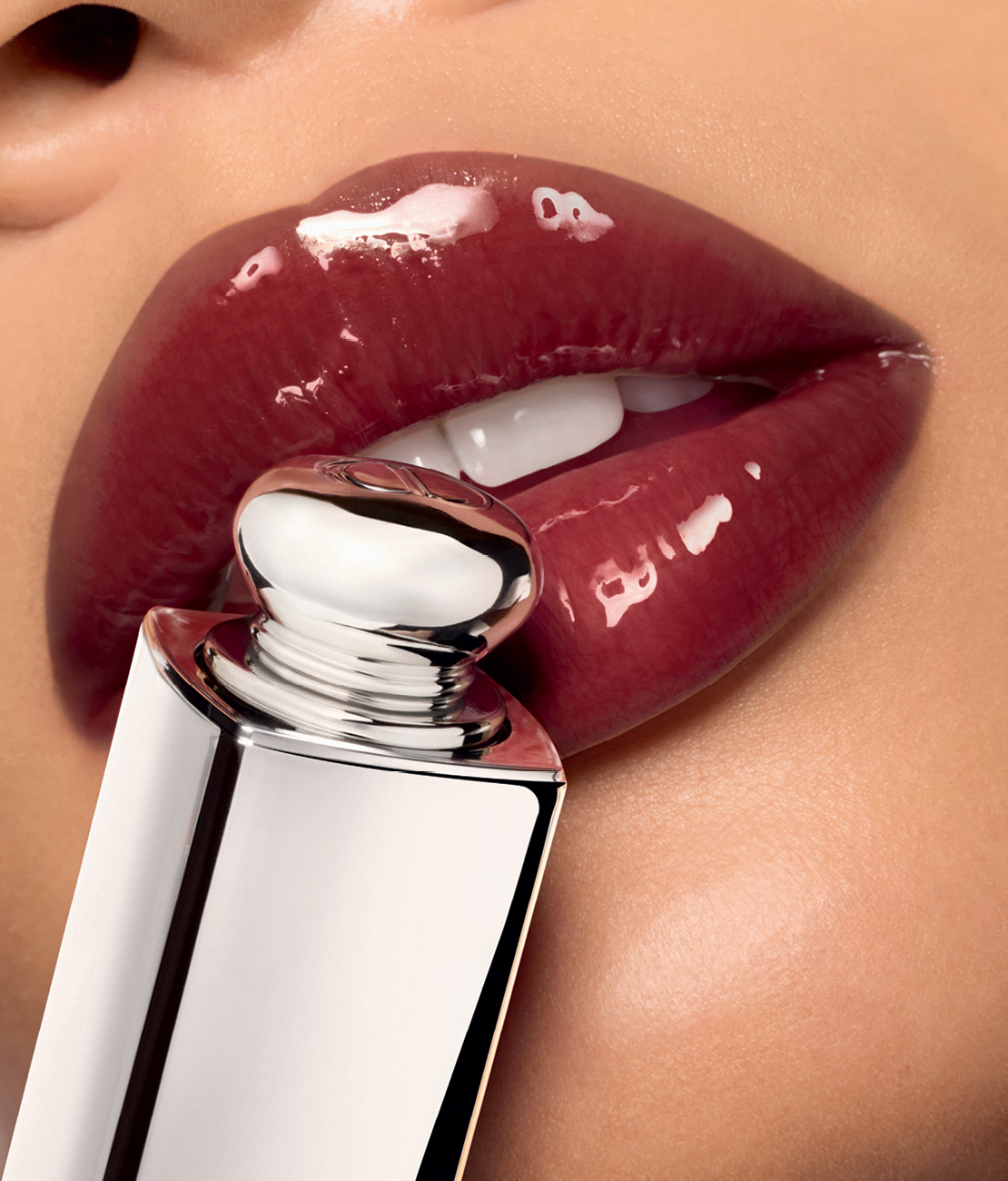 كواليس تطوير تركيبة Dior Addict Glass Lipstick مع Peter Philips