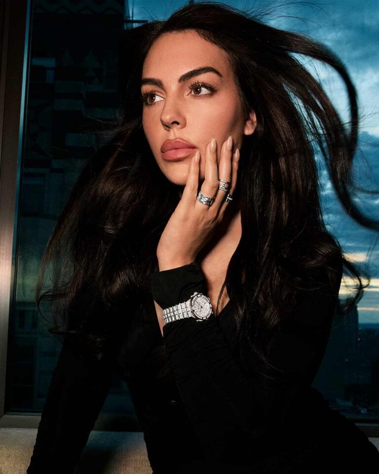Chopard تطلق تشكلية جديدة من مجموعة Ice Cube وتختار جورجينا رودريغيز لحملتها