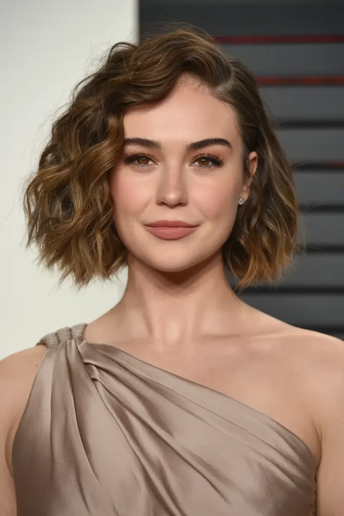 قصة Curly Shoulder Shag