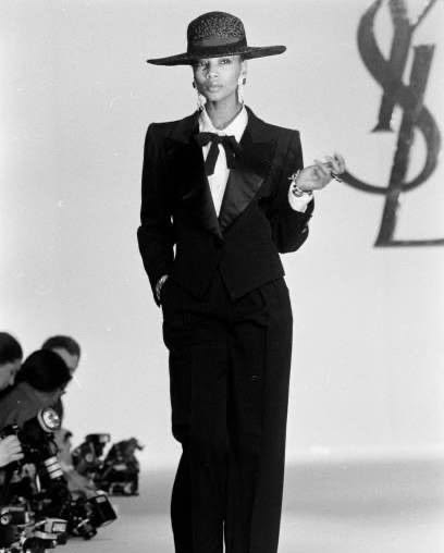 بدلة Le Smoking من Yves Saint Laurent
