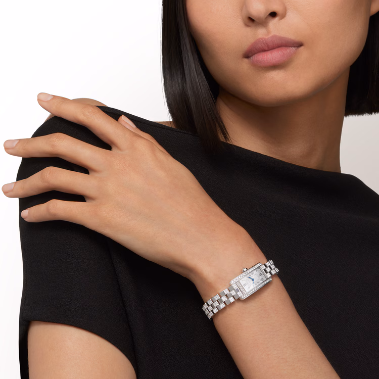 Cartier Tank: من فكرة ثورية إلى توقيع خالد للأناقة عبر الأجيال