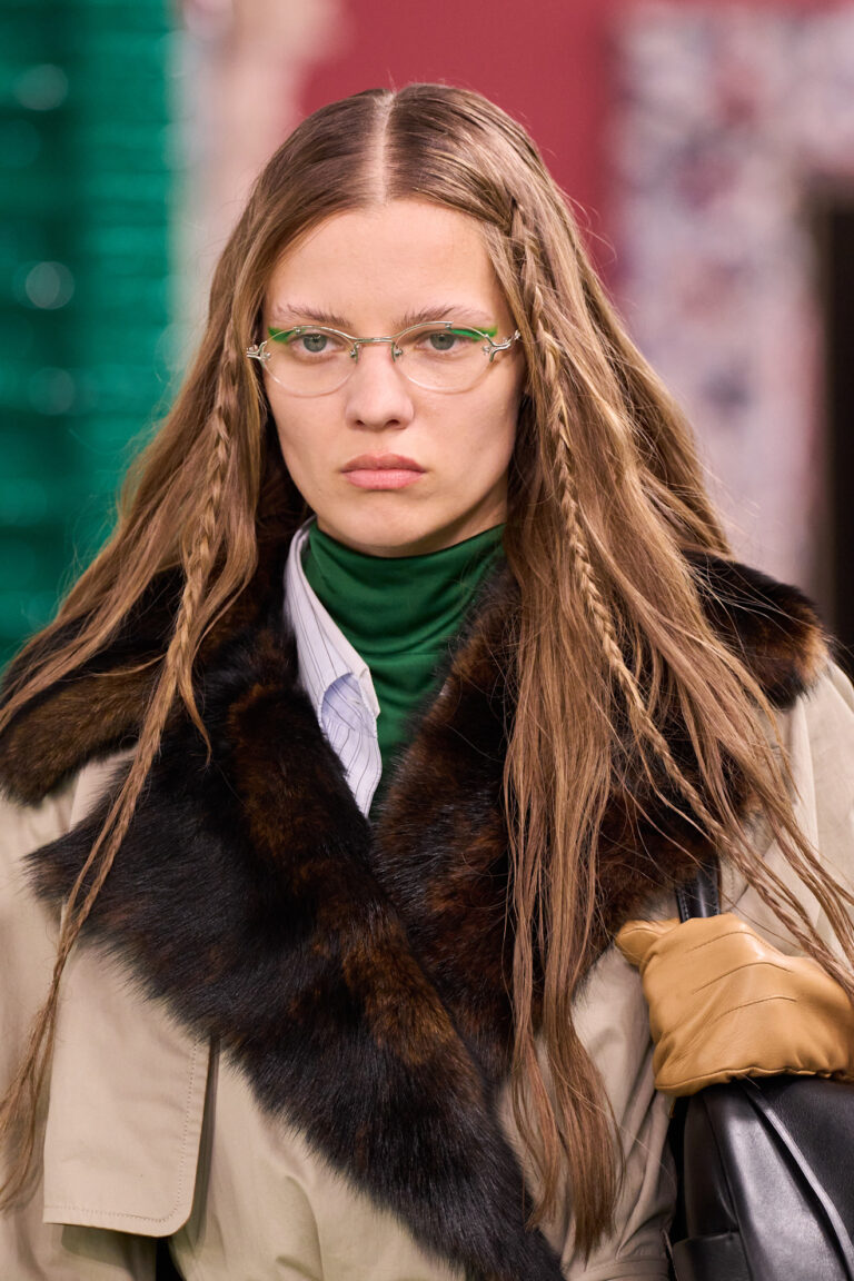 :Why Your Hair Hates Your Routine أخطاء شائعة في روتين العناية بالشعر
