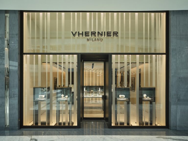 متجر VHERNIER في دبي مول بحلة جديدة!