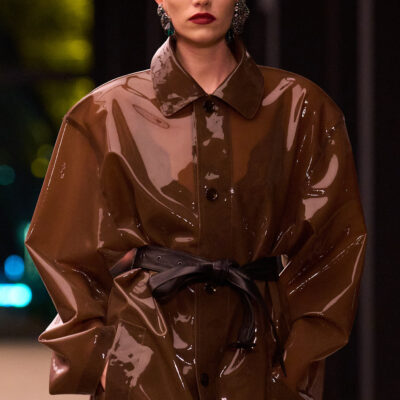 من عروض Saint Laurent لخريف 2027 (المدير الإبداعي Anthony Vaccarello)